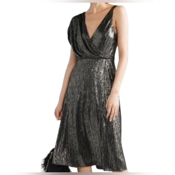 Alice & Olivia metallic drape front Roxy dress. Size 6. - Picture 3 of 9